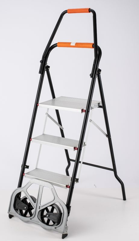 Lightweight Durable Aluminum Telescopic Ladder Foldable Compact Design